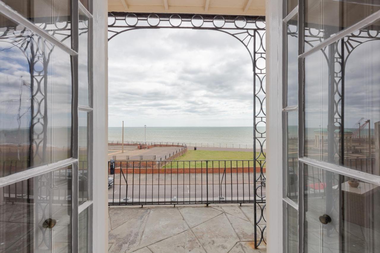 Beach View: Stunning Sea View & Balcony Apartment Ramsgate Extérieur photo